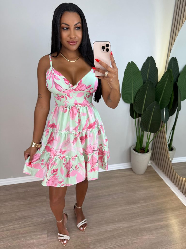 vestido floral curto