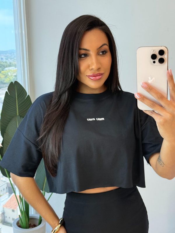 cropped t shirt miumiu (preto)