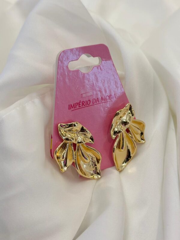 brinco (dourado) brinco (dourado)