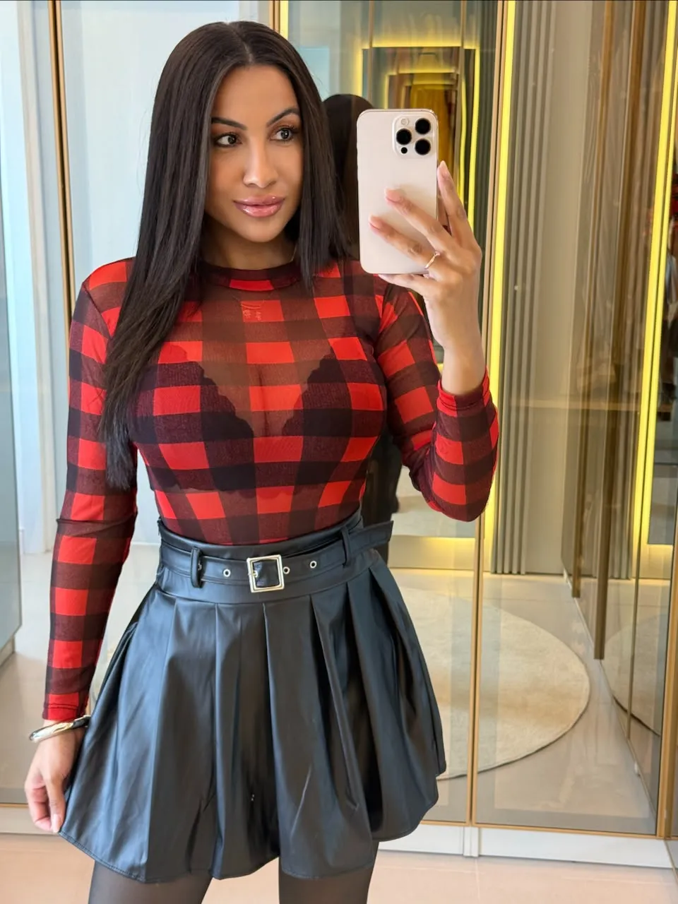 short saia courino plissada (preto)