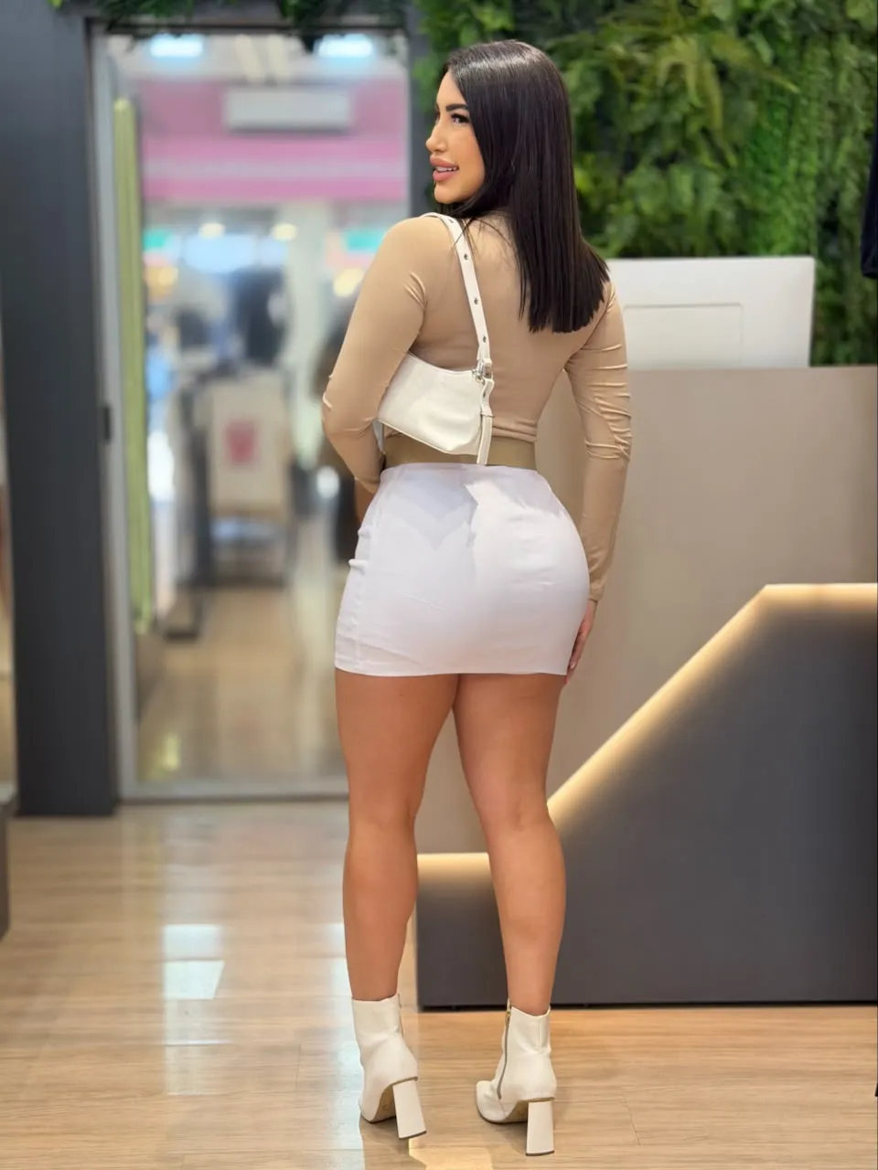 short saia (branco) short saia (branco)